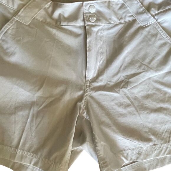 White Columbia Sport Shorts - Size 10 - Picture 4 of 4